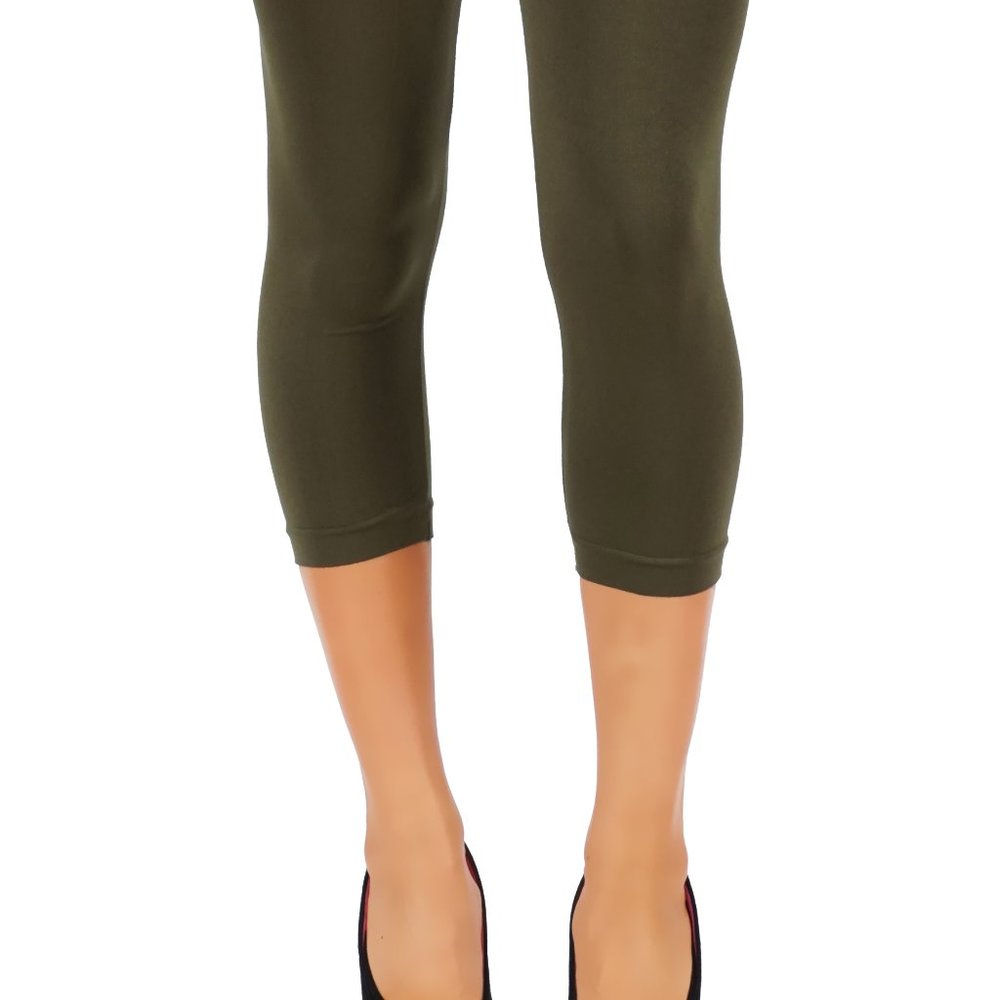 5StarsLine Soft, Capri Length Leggings - Picture 3 of 7